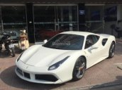 Bán Ferrari 488 GTB màu trắng, nội thất đỏ, giá hợp lý