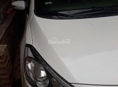 Bán xe Kia K3 2015, màu trắng, giá tốt