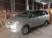 Cần bán Toyota Innova 2006, màu bạc còn mới, giá tốt