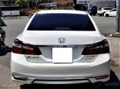 Chính chủ bán Honda Accord 2017, màu trắng, xe nhập