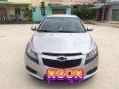 Cần bán Chevrolet Cruze năm sản xuất 2010, màu bạc số sàn