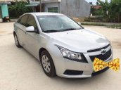 Cần bán Chevrolet Cruze năm sản xuất 2010, màu bạc số sàn