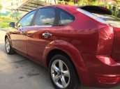 Cần bán Ford Focus 1.8 sản xuất năm 2011, màu đỏ