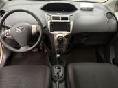 Chính chủ bán Toyota Yaris 1.3 đời 2011, màu bạc, nhập khẩu