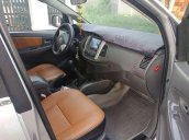 Cần bán lại xe Toyota Innova 2.0E đời 2013 