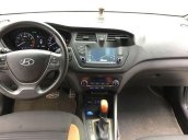 Bán xe Hyundai i20 Active 1.4AT năm sản xuất 2015, màu trắng 