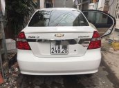 Cần bán gấp Chevrolet Aveo sản xuất 2016, màu trắng