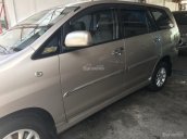 Cần bán lại chiếc Toyota Innova E sản xuất 08/2012, màu nâu vàng