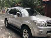 Cần bán gấp Toyota Fortuner 2.7V năm 2009, màu bạc số tự động