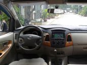 Cần bán lại xe Toyota Innova G 2.0 đời 2011, màu bạc