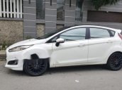 Bán xe Ford Fiesta năm sản xuất 2015, màu trắng 