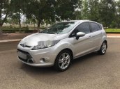 Cần bán xe Ford Fiesta đời 2013, màu bạc như mới