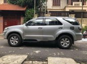 Cần bán gấp Toyota Fortuner 2.7V năm 2009, màu bạc số tự động