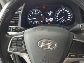 Bán Hyundai Elantra GLS 1.6MT màu trắng, số sàn, sản xuất cuối 2016, biển Sài Gòn lăn bánh 16.000km