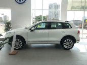 Bán ô tô Volkswagen Touareg sản xuất 2017, màu trắng, nhập khẩu nguyên chiếc