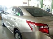 Cần bán gấp Toyota Vios năm sản xuất 2016, màu ghi vàng