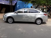 Cần bán gấp Toyota Vios E 2015, màu bạc còn mới