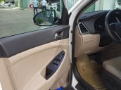 Bán Hyundai Tucson 2.0L 2016, màu trắng, nhập khẩu nguyên chiếc