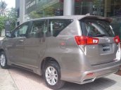 Bán Toyota Innova 2.0E năm sản xuất 2015, màu xám, giá tốt