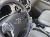 Cần bán Toyota Innova năm 2013, màu bạc chính chủ