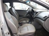 Cần bán Hyundai Accent Blue 1.4AT 2016, màu bạc giá cạnh tranh