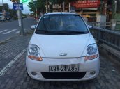 Cần bán Chevrolet Spark AT đời 2009, màu trắng, còn rất mới