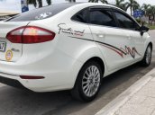 Cần bán Ford Fiesta Titanium 1.5 AT sản xuất năm 2014, màu trắng chính chủ