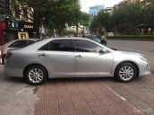 Bán Toyota Camry 2.0E năm 2016, màu bạc chính chủ