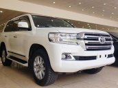 Bán Toyota Land Cruiser VX sản xuất 2016 màu trắng, đăng ký tên cá nhân