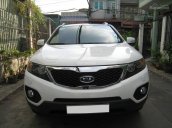 Cần bán xe Kia Sorento 2013, số tự động màu trắng