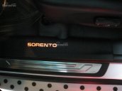 Cần bán xe Kia Sorento 2013, số tự động màu trắng