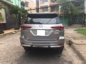 Gia đình cần bán Fortuner 2017, số sàn, máy dầu, màu bạc đẹp như mới