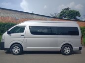 Do không điều kiện chạy nên bán Hiace 3.0 bạc 2017 máy dầu, số sàn đẹp