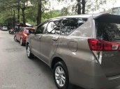 Bán xe Toyota Innova E 2.0, màu nâu đồng, xe sx 8/2017 tên tư nhân chính chủ 
