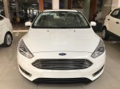 Bán Ford Focus 2018, hỗ trợ vay 90%-100%, tặng phụ kiện ghế da - dán kính - bảo hiểm 2 chiều