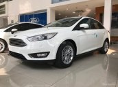 Bán Ford Focus 2018, hỗ trợ vay 90%-100%, tặng phụ kiện ghế da - dán kính - bảo hiểm 2 chiều