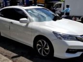 Bán xe Honda Accord năm 2017, màu trắng chính chủ