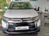 Bán Mitsubishi Outlander 2.0 CVT 2018, màu trắng giá 808 triệu tại Quảng Bình - Liên hệ 0982.970.173