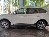 Bán Mitsubishi Outlander 2.0 CVT 2018, màu trắng giá 808 triệu tại Quảng Bình - Liên hệ 0982.970.173