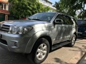 Bán Toyota Fortuner 2.7 AT, màu bạc