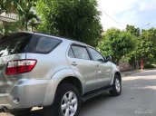 Bán Toyota Fortuner 2.7 AT, màu bạc