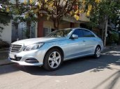 Cần bán Mercedes-Benz E200 xe nữ chạy, nguyên zin đời 2014 hệ đèn Full LED, màu bạc xanh kim cương