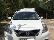 Bán xe Nissan Sunny XV AT màu trắng, số tự động, sx 2013, xe gia đình ít đi