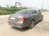 Bán xe Mercedes E200 nâu 2017, trả trước 600 triệu rinh xe về ngay
