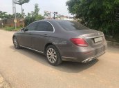 Bán xe Mercedes E200 nâu 2017, trả trước 600 triệu rinh xe về ngay
