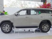 Bán xe Toyota Fortuner sản xuất năm 2018, màu trắng, giá tốt