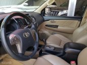 Bán xe Toyota Fortuner năm 2015 màu bạc, AT, tên công ty xuất hoá đơn cao