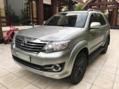 Bán xe Toyota Fortuner năm 2015 màu bạc, AT, tên công ty xuất hoá đơn cao