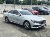 Bán xe Mercedes E200 bạc 2017 chính hãng, trả trước 600 triệu rinh xe về ngay