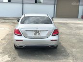 Bán xe Mercedes E200 bạc 2017 chính hãng, trả trước 600 triệu rinh xe về ngay